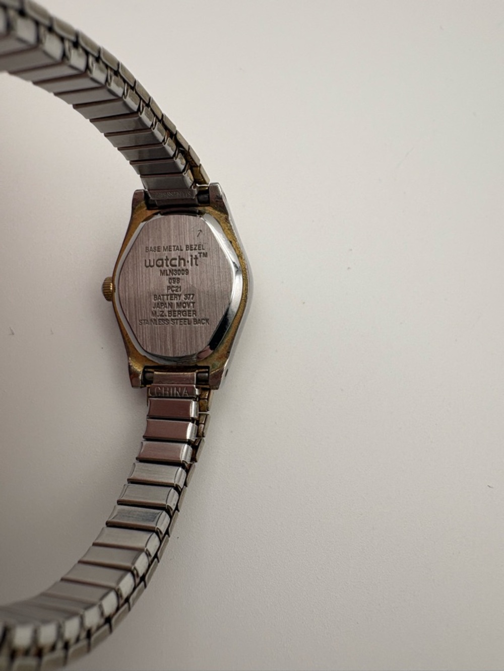 Vintage Watch-It Women’s Silvertone Dainty Watch Flex Band - Picture 5 of 5
